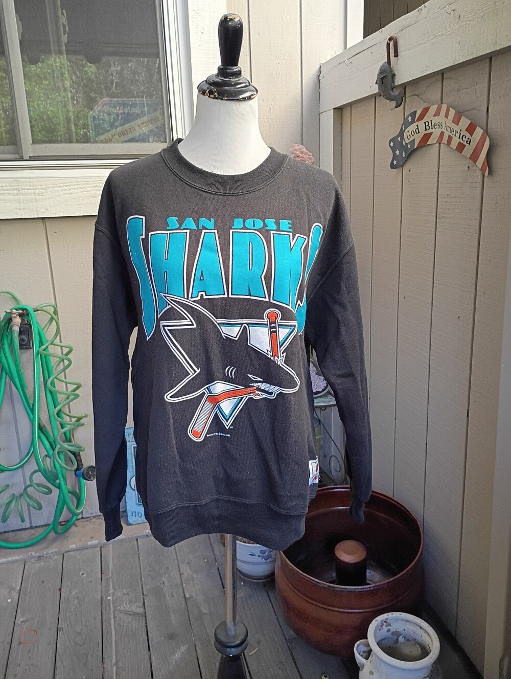 Sweatshirt